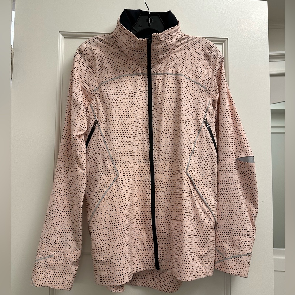 Lululemon Wind Breaker with hidden hood Size 6